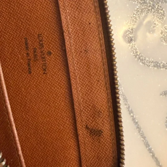 authentic Louis Vuitton Monogram Mens Clutch